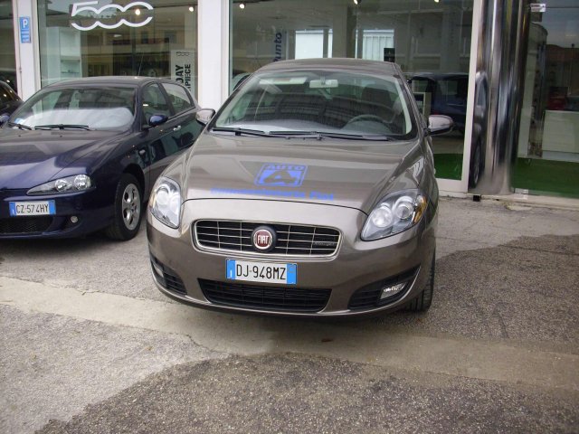 FIATCROMA1.jpg FIATCROMA1.jpg