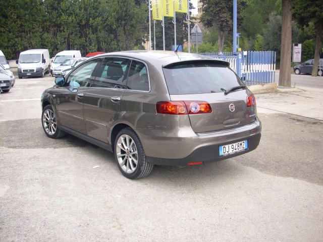 FIATCROMA2.jpg FIATCROMA2.jpg
