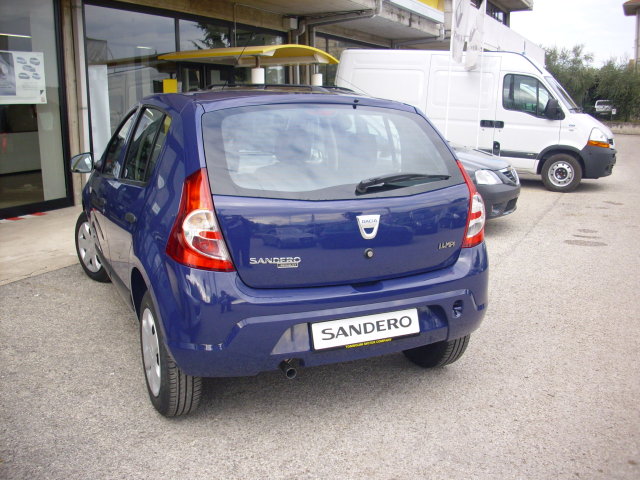 SANDERO2.JPG