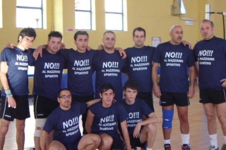 Nuova Omnia: No al razzismo sportivo!