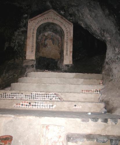 Monticchio: il santuario rupestre di S. Michele