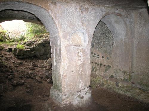 Montescaglioso: cripta del Canarino.