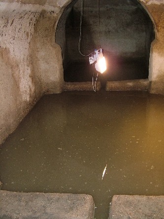 Montescaglioso, Abbazia: cisterna.