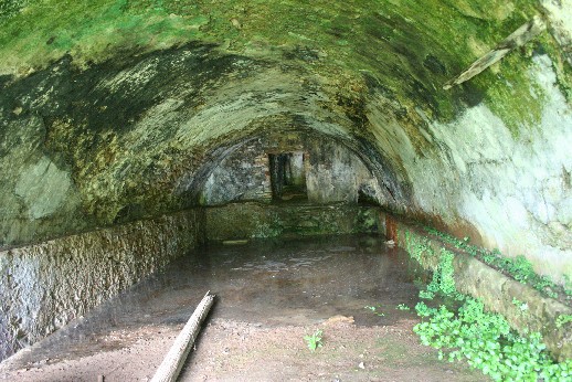 Montescaglioso: sorgente in grotta a Murro.