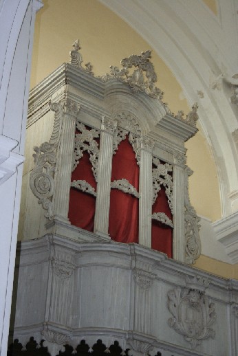 Pomarico, Chiesa Madre: organo della chiesa dell'Abbazia di Montescaglioso. 