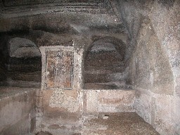 Rapolla: palmenti rupestri.