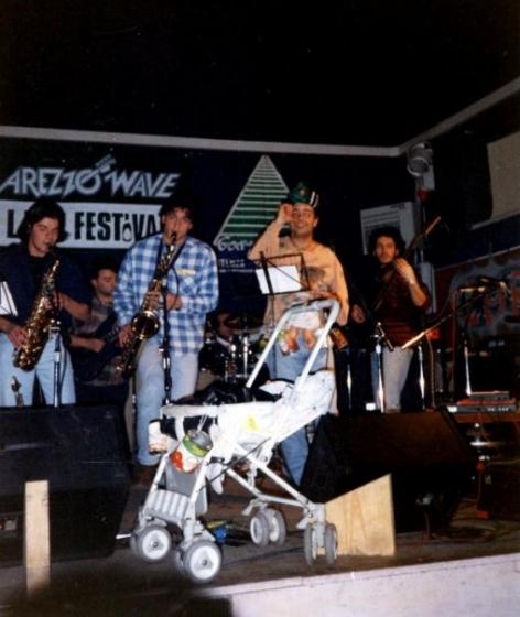 finale di Arezzo Wave con i giovanissimi Gianfranco Menzella e Michele motola finale di Arezzo Wave con i giovanissimi Gianfranco Menzella e Michele motola