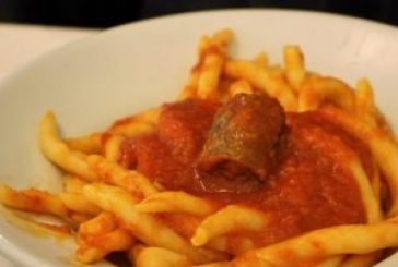 Oggi Giovedì grasso, la tradizione della salsiccia non si perde